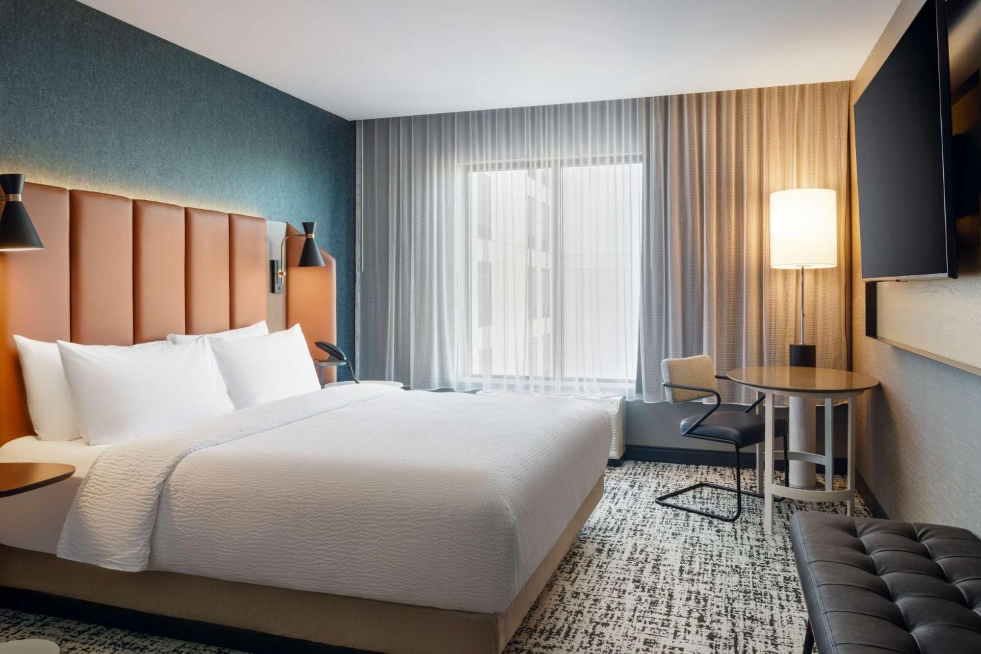 Tempo By Hilton Raleigh Downtown Hotel Exterior photo